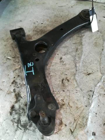 TOYOTA 480690F010 Brazo inferior izquierdo de la suspensión delantera  en stock Valencia