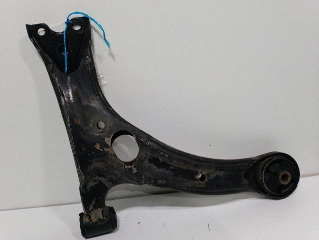 480690F010 Brazo inferior izquierdo de la suspensión delantera  disponible Utrera