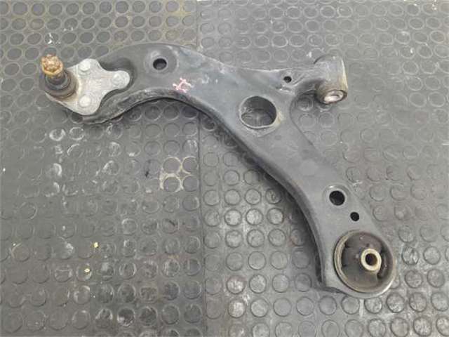 4806910110 Brazo inferior izquierdo de la suspensión delantera  disponible Utrera