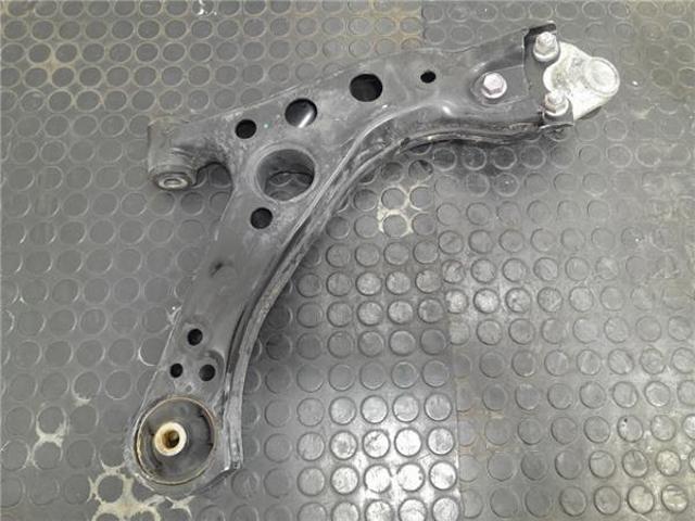 4806910110 Brazo inferior izquierdo de la suspensión delantera  comprar en Reus