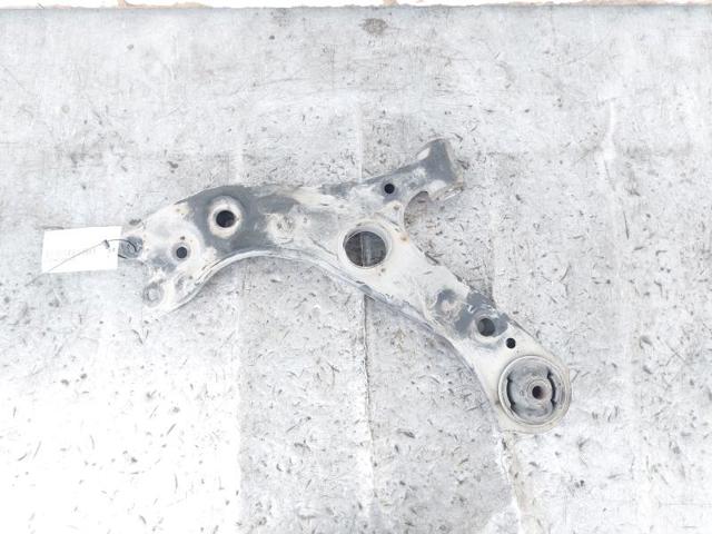 4806910110 Brazo inferior izquierdo de la suspensión delantera  en stock Sabadell