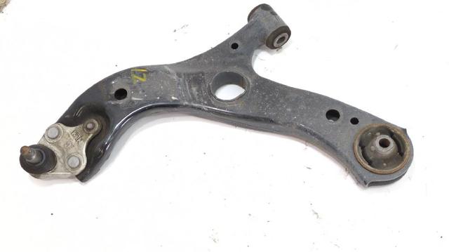 TOYOTA 4806910110 Brazo inferior izquierdo de la suspensión delantera  en stock Terrassa