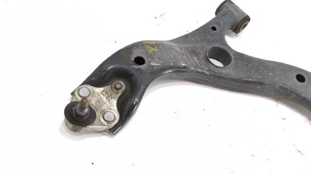 4806910110 Brazo inferior izquierdo de la suspensión delantera  disponible Utrera