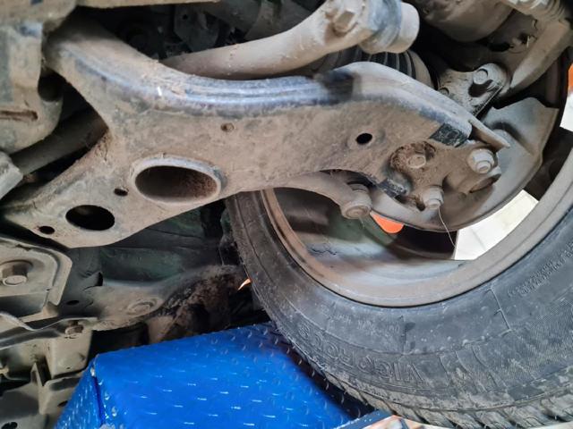 4806942050 TOYOTA Brazo inferior izquierdo de la suspensión delantera  comprar en Jaén