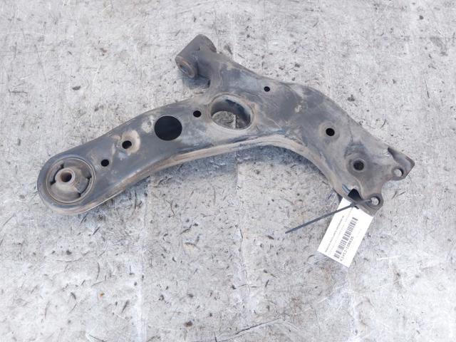 4806942060 TOYOTA Brazo inferior izquierdo de la suspensión delantera  en stock Huelva