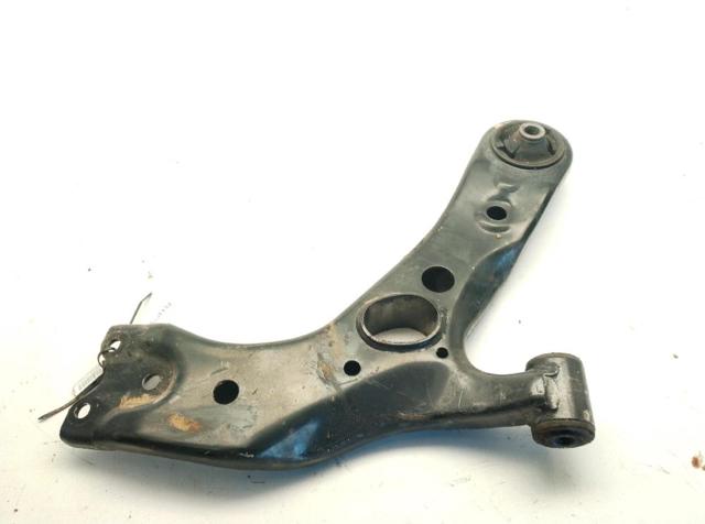 4806942060 TOYOTA Brazo inferior izquierdo de la suspensión delantera  disponible Vigo