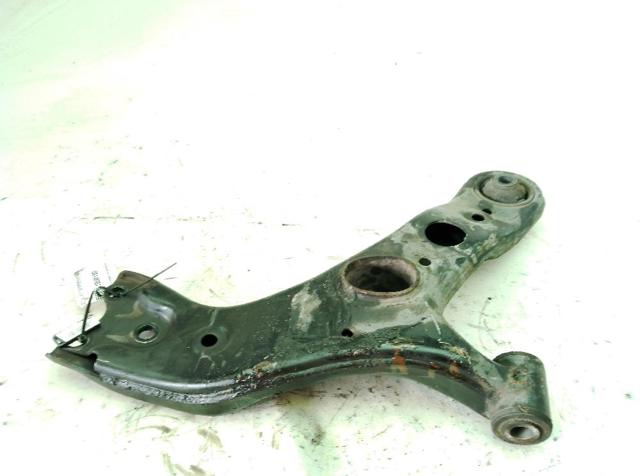 4806942060 TOYOTA Brazo inferior izquierdo de la suspensión delantera  en stock Gandía