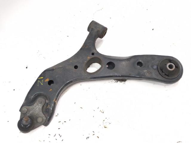4806942060 Brazo inferior izquierdo de la suspensión delantera  disponible Utrera