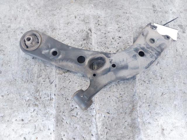 4806942060 Brazo inferior izquierdo de la suspensión delantera  en stock Sabadell