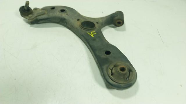 4806947050 TOYOTA Brazo inferior izquierdo de la suspensión delantera  en stock Córdoba