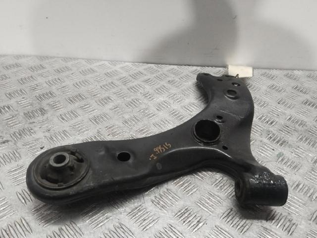 4806947050 Brazo inferior izquierdo de la suspensión delantera  en stock Granada