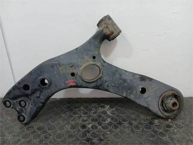 4806947050 TOYOTA Brazo inferior izquierdo de la suspensión delantera  comprar en Oviedo