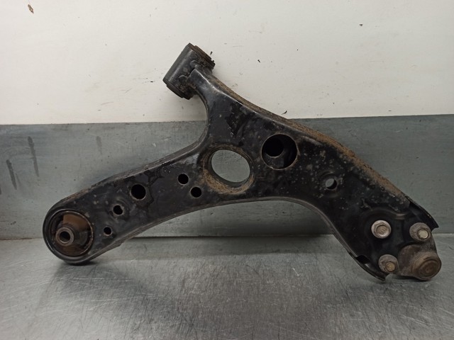 4806947050 TOYOTA Brazo inferior izquierdo de la suspensión delantera comprar Bilbao