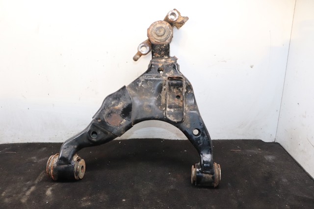 TOYOTA 4806960010 Brazo inferior izquierdo de la suspensión delantera  en stock Salamanca