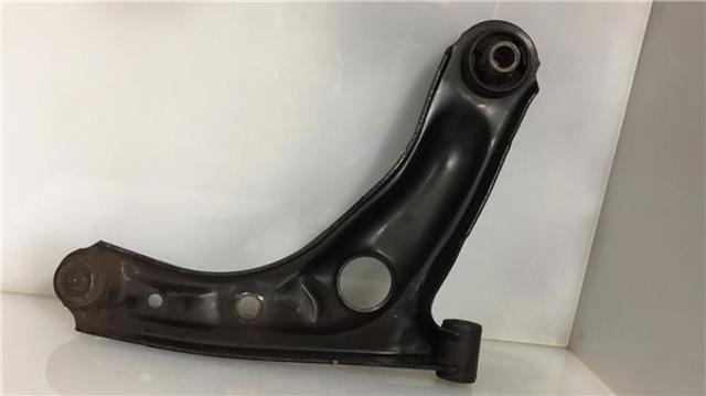 48069K0020 TOYOTA Brazo inferior izquierdo de la suspensión delantera  disponible Ourense