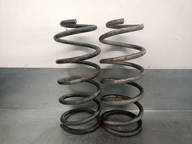 Muelle de eje trasero 4823160G31 TOYOTA