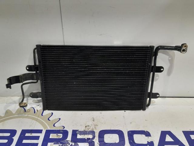 VAG 4825941 Condensador aire acondicionado  en stock Terrassa