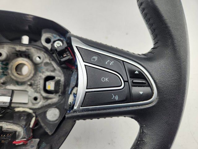 484005825R RENAULT Volante  en stock Huelva