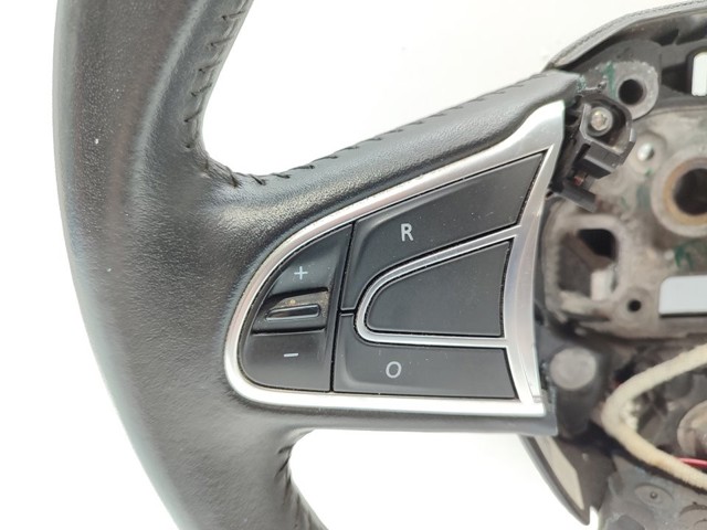 484005825R Volante  disponible Málaga