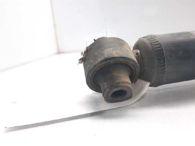 TOYOTA 4853047080 Amortiguador trasero derecho  en stock Terrassa