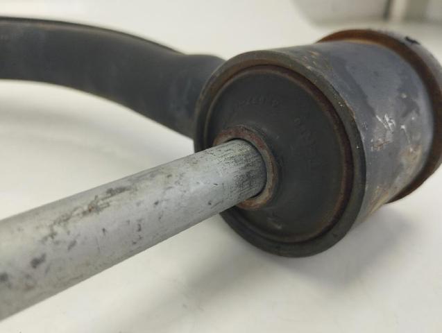 486100K040 TOYOTA Brazo superior derecho de la suspensión delantera  comprar en Oviedo