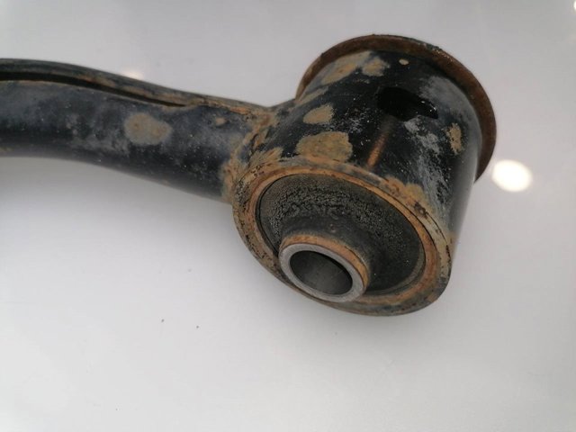 TOYOTA 486100K040 Brazo superior derecho de la suspensión delantera  comprar en Ponferrada