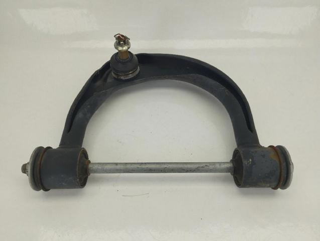 TOYOTA 486100K040 Brazo superior derecho de la suspensión delantera comprar Pamplona