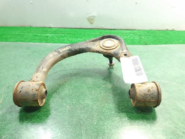 486100K040 TOYOTA Brazo superior derecho de la suspensión delantera  disponible Vigo