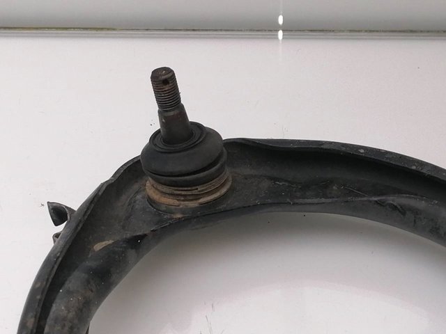 486100K040 Brazo superior derecho de la suspensión delantera  disponible Málaga