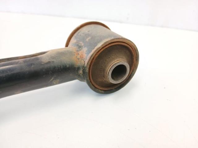 TOYOTA 486100K040 Brazo superior derecho de la suspensión delantera  en stock Salamanca