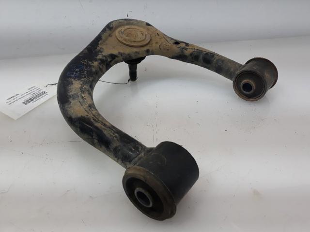 486100K040 TOYOTA Brazo superior derecho de la suspensión delantera comprar Alcalá