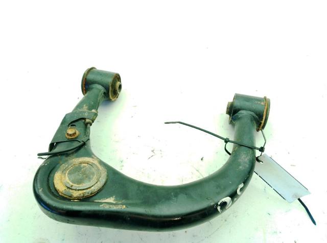 486100K040 TOYOTA Brazo superior derecho de la suspensión delantera  disponible Alicante