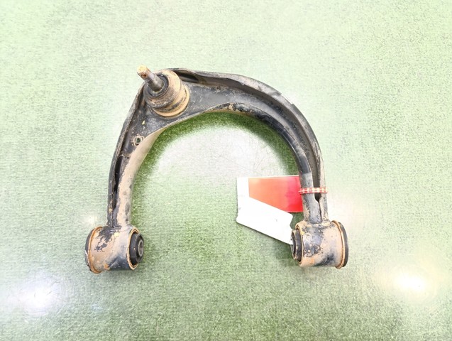 TOYOTA 4861060070 Brazo superior derecho de la suspensión delantera comprar Pamplona
