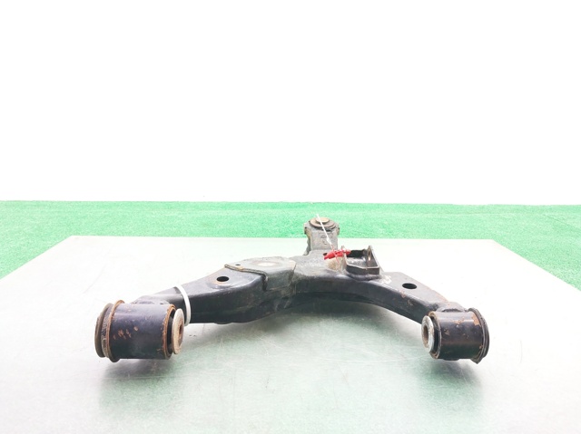 TOYOTA 4861060070 Brazo superior derecho de la suspensión delantera  en stock Valencia