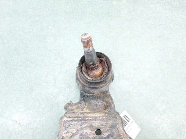 4861060070 Brazo superior derecho de la suspensión delantera  disponible Utrera