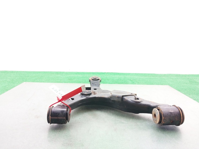 TOYOTA 4861060070 Brazo superior derecho de la suspensión delantera  en stock Terrassa