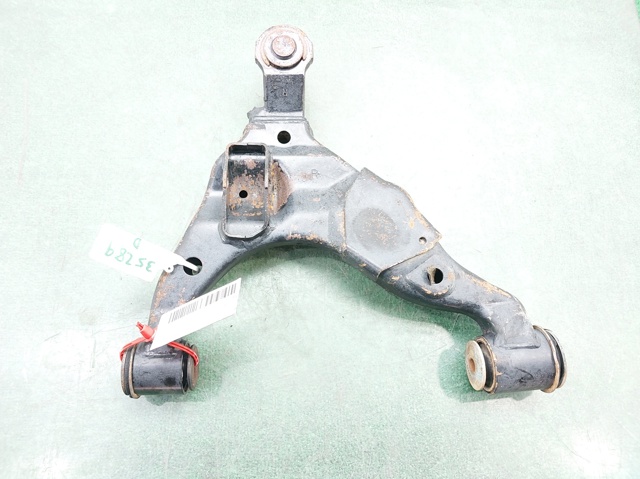 4861060070 Brazo superior derecho de la suspensión delantera comprar Girona