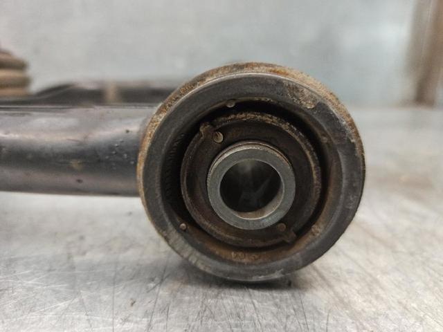 4863060040 Brazo superior izquierdo de la suspensión delantera  comprar en Reus