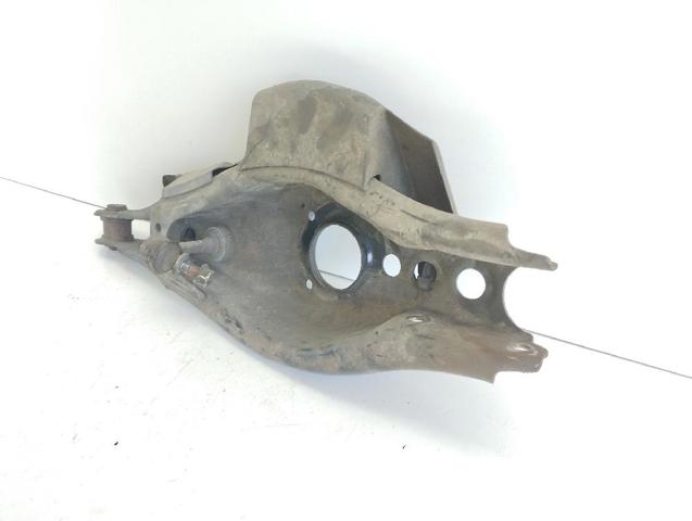 TOYOTA 4873005070 Brazo transversal derecho de suspensión trasera  en stock Salamanca