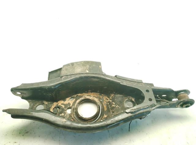 4874005060 TOYOTA Brazo transversal izquierdo de suspensión trasera  en stock Córdoba