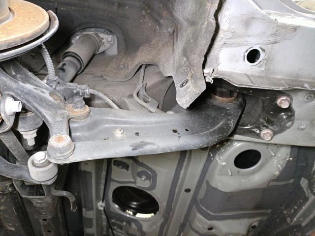 48760F4010 TOYOTA Brazo longitudinal inferior derecho de la suspensión trasera  comprar en Jaén