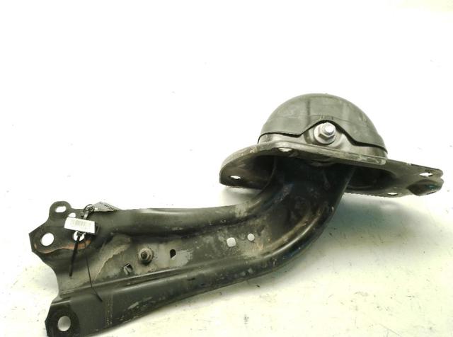 48760F4010 Brazo longitudinal inferior derecho de la suspensión trasera  comprar en Pontevedra