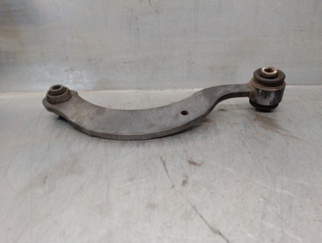 4877012010 TOYOTA Brazo superior de suspensión trasera izquierdo/derecho  disponible Alicante