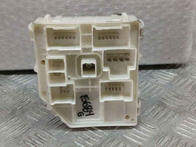 4877042020 TOYOTA Brazo transversal de suspensión trasera  en stock Huelva