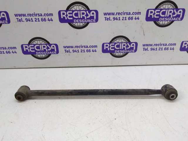 Brazo transversal de suspensión trasera 4877042020 TOYOTA