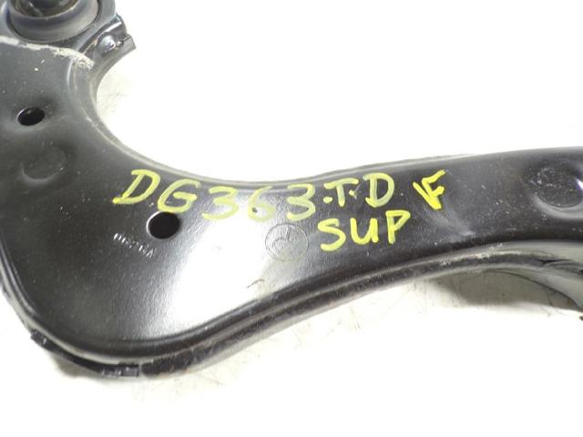 48770F4010 TOYOTA Brazo superior derecho de la suspensión trasera  disponible Vigo