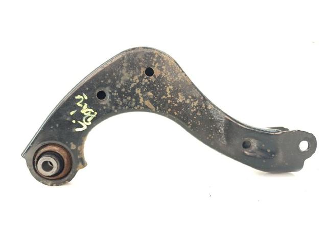 48770F4010 TOYOTA Brazo superior derecho de la suspensión trasera  en stock Gandía