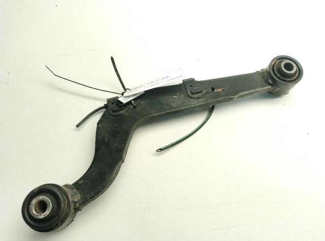 4879042020 TOYOTA Brazo superior izquierdo de la suspensión trasera  en stock Córdoba