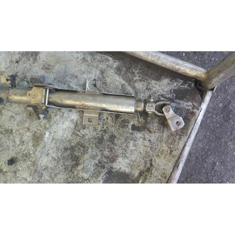 RENAULT 488100012R Columna dirección  en stock Salamanca