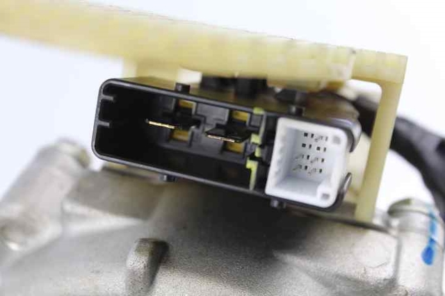488105963R RENAULT Columna dirección  en stock Gandía